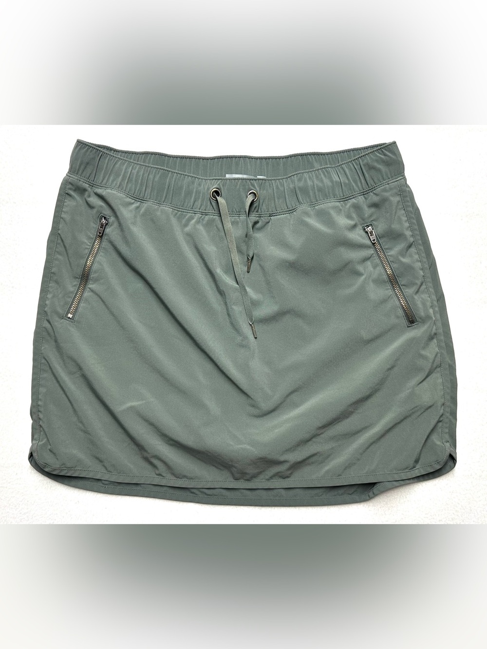 Athleta Stretch-In Skort Green Featherweight Stretch Zip Pockets